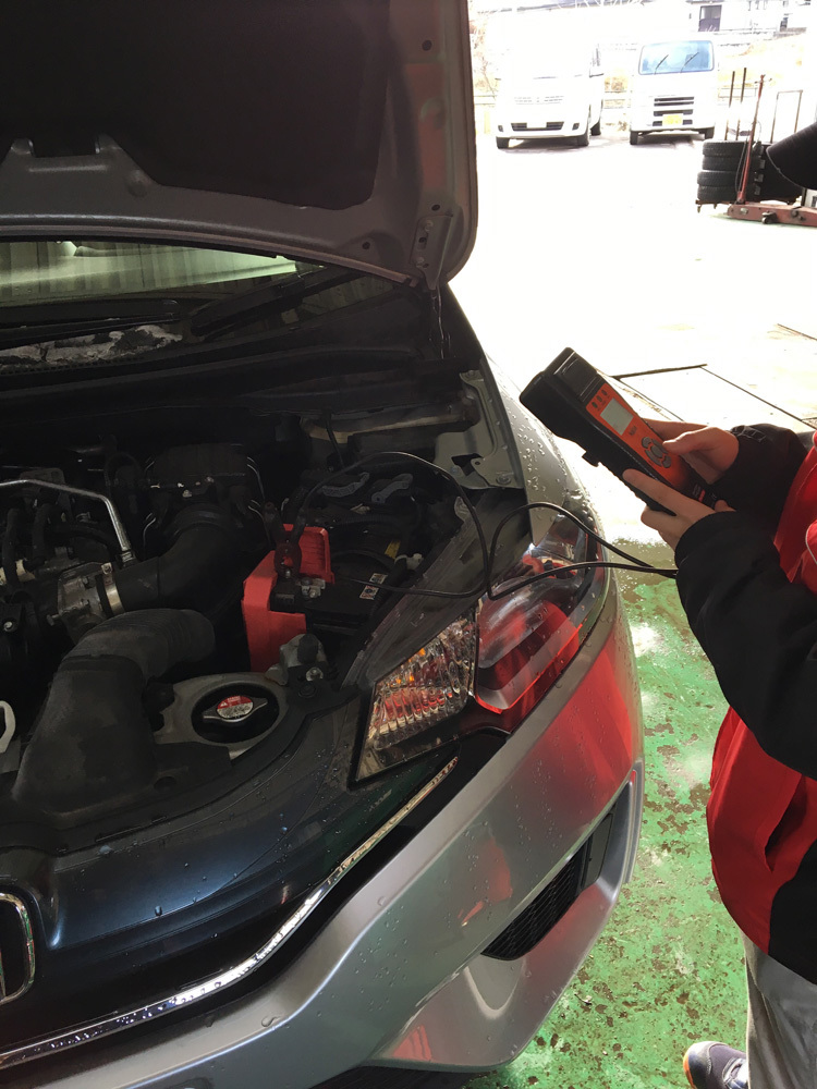 バッテリー点検中